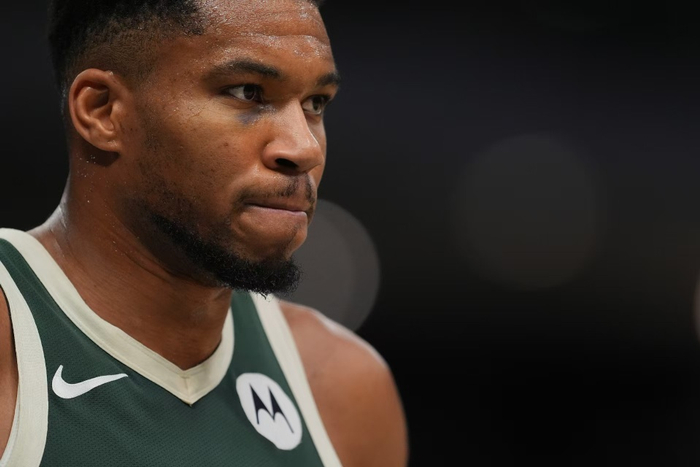 关于今晨密尔沃基雄鹿备战意大利杯；篮板制胜细节曝光；更衣室稳定；赛程密集仍需轮换的信息